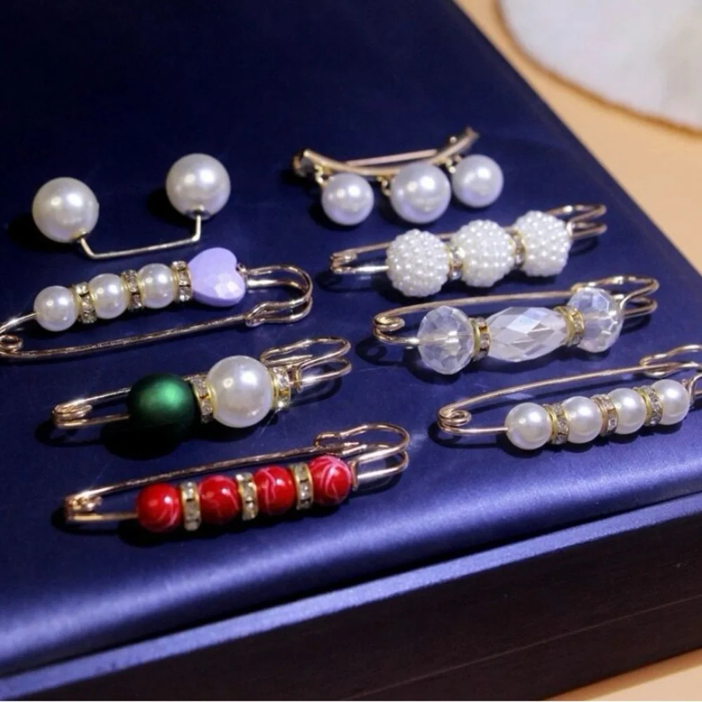 8pcs/set Fashionable Decorative Brooch And Adjustable Buckle
